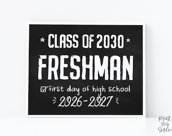 Printbaar bord voor de eerste schooldag van de brugklas, krijtbordbord voor de middelbare school, bord voor de negende klas, klas van 2030, modern, rustiek