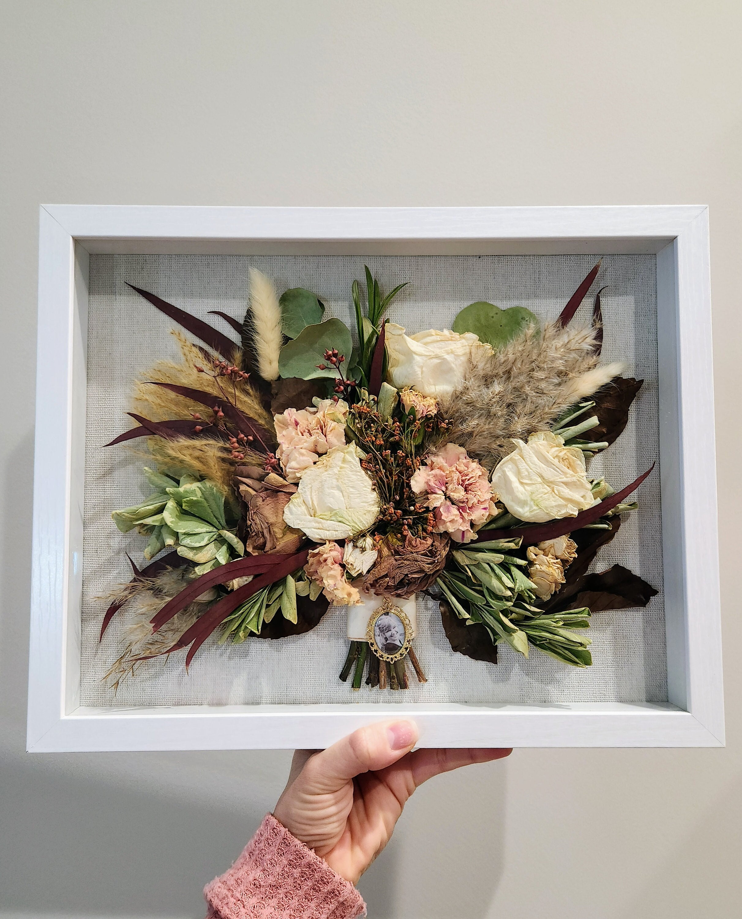 DIY Pressed Wedding Bouquet Preservation : r/somethingimade