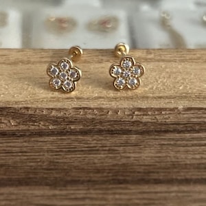 10k gouden bloemoorbellen, kinderoorbellen, bloemenvrouwenoorbellen, getextureerde modebloem, mode bloemenoorbellen, bloemschroefoorbellen