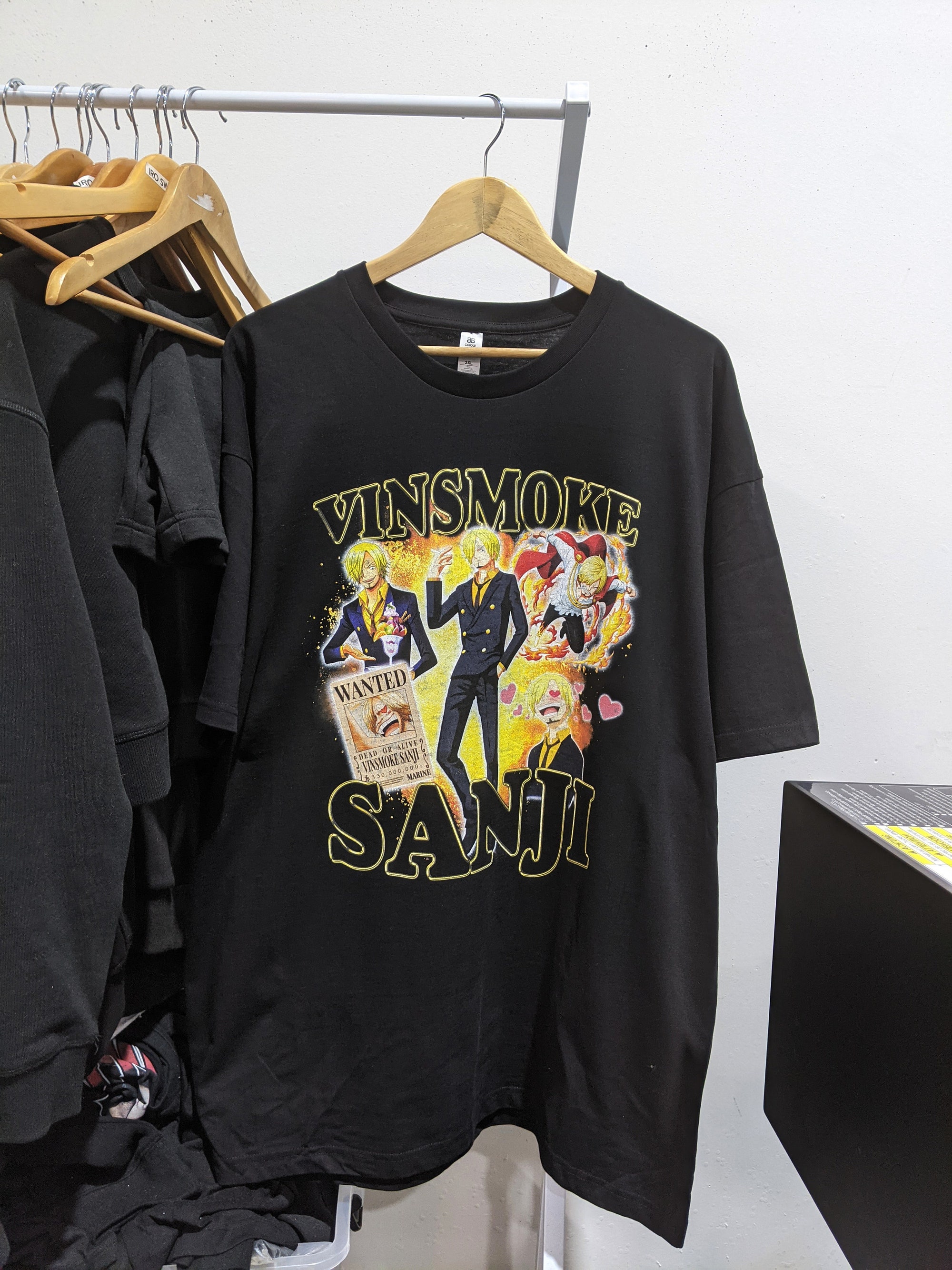 Discover Vinsmoke Sanji Anime Vintage Style T-Shirt!