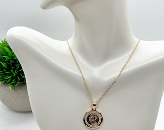 Collar con medallón de moneda chapado en oro de 18 quilates, colgante minimalista en capas, delicado regalo de joyería para el día a día, regalo de San Valentín, elegante collar.
