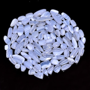 Natürliche Blaue Spitze Achat Edelstein Lot 726 Karat 8X8 34 x 7 mm 107 Stück Lot Blaue Spitze Achat Lot Cabochon für die Herstellung von Schmuck (Stein wie Bild