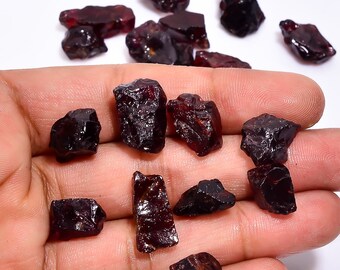 100% Natural Raw Rhodolite Garnet Rough Unique Raw Rhodolite Garnet Chunks ,Loose Gemstone Healing Crystal For Making Jewelry Rough .