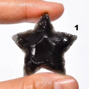 Straordinaria pietra preziosa grezza lucidata a forma di stella di quarzo fumé naturale al 100%, di altissima qualità, per realizzare gioielli, regalo per lei.