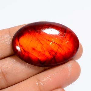 Cabochon di labradorite naturale tinto di rosso, pietra di labradorite ovale rossa da 36 x 25 x 6 mm