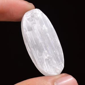 Cabochon di selenite naturale Pietra preziosa sciolta Pietra di cristallo curativo di selenite bianca Pietra preziosa di selenite Pietra di selenite naturale per la creazione di gioielli