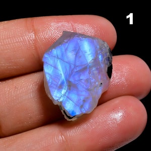 Pietra di luna blu naturale grezza, cristalli arcobaleno di pietra di luna grezza, pietra di luna arcobaleno grezza, schegge sciolte di pietra di luna arcobaleno appariscente