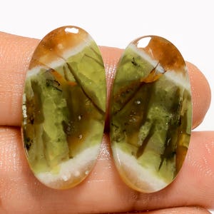 Coppia di opali verdi cabochon lisci e lucidati su entrambi i lati, coppia di opali verdi, dimensioni 26X13X4 mm, coppia verde