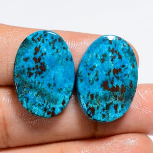 Paire de chrysocolles naturelles, pierres précieuses lisses des deux côtés, polies des deux côtés Paire de chrysocolles : 22 x 15 x 4 mm