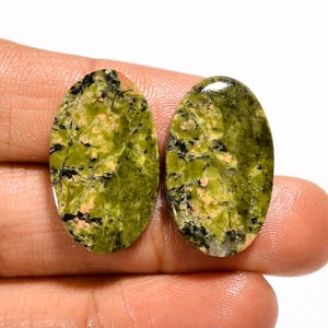 Pietra preziosa sciolta cabochon naturale di unakite, pietra preziosa curativa di unakite, creazione di orecchini, pietra fatta a mano, lucidata liscia, creazione per gioielli