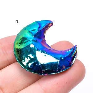 Cabochon di pietra preziosa grezza a mezzaluna in opalite rivestita in titanio. Forma di luna, gioielli in argento, gioielli in macramè, gioielli con avvolgimento in filo metallico, regalo per lei