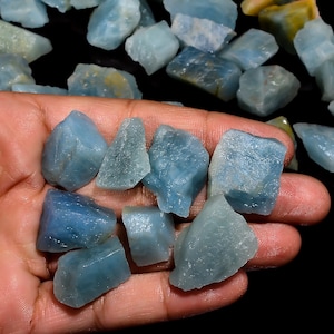 Natürliche rohe Aquamarin raue natürliche Form lose rohe Aquamarin Edelstein-Brocken rohe Aqua Farbe Stein Masse für die Herstellung von Schmuck Chunks.
