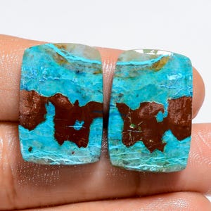 Paire de chrysocolles naturelles, pierres précieuses lisses des deux côtés, polies des deux côtés Paire de chrysocolles : 22 x 15 x 4 mm