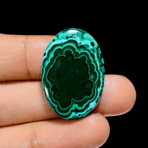 Pietra preziosa naturale di malachite cabochon Pietra di forma ovale di malachite, pietra preziosa di malachite per realizzare gioielli, peso di 36 carati 29X20X4 mm
