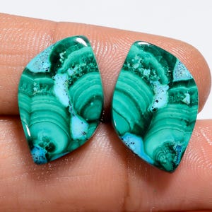Paire de pierres précieuses en malachite naturelle et chrysocolle 15 x 12 x 3 mm Paire de pierres de chrysocolle et de malachite