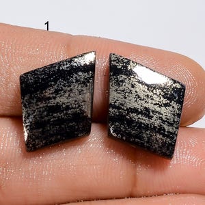 Paire de cabochons en or Apache à dos plat Paire d'or Apache poli en pierre