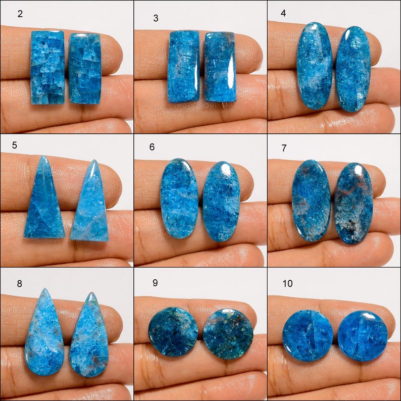 Puede incluir: Una colecci&oacute;n de diez pares de piedras preciosas azules de varias formas. Las piedras incluyen cortes rectangulares, ovalados, en forma de l&aacute;grima y redondos. Las piedras tienen una apariencia transl&uacute;cida con patrones internos y variaciones de color, que van del azul claro al azul oscuro.