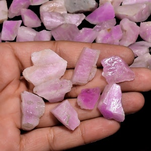Natürlicher roher rosa Kunzit rauer roher rosa Kunzit Brocken, der Kristall rohen rosa Kunzit, rauen Kunzit, Schmucksachen herstellt.