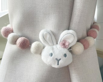 Dusky pink Bunny felt ball tie back / dusky pink Pom Pom tie back / curtain tie backs / grey and white tie backs / wool felt
