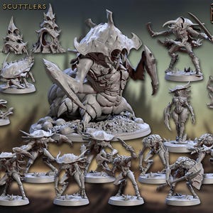 Pode incluir: Uma coleção de miniaturas cinzentas, incluindo várias criaturas e peças de terreno. O texto "BROOD OF THE ZEEK SCUTTLERS" e outros detalhes são visíveis. As miniaturas são para jogos de mesa.