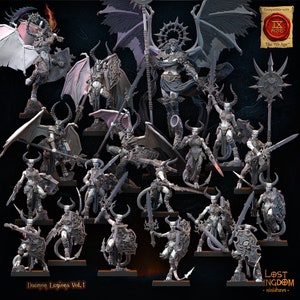 Könnte beinhalten: Ein Set mit 18 grauen Plastik-Miniaturfiguren von weiblichen Dämonen mit Flügeln, Hörnern und Waffen. Die Figuren sind in verschiedenen Kampfstellungen positioniert. Die Figuren sind kompatibel mit dem Tabletop-Spiel "IX Age".
