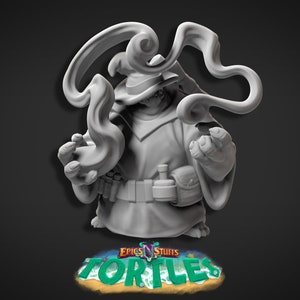 Puede incluir: Una figura miniatura pintada de blanco de un mago con un sombrero puntiagudo y una túnica fluida. El mago sostiene una bola de fuego en su mano. La figura está colocada sobre un fondo gris oscuro. El texto "Epics N' Stuff" y "Tortles" es visible en la parte inferior de la imagen.