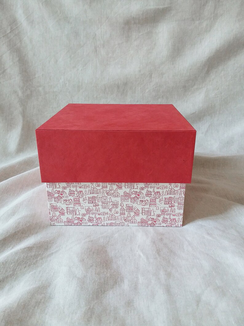 Entirely handmade creation, decorative and useful storage box, square box, jewelry box, hair accessories box. .br Entirely handmade creation, decorative and useful storage box, square box, jewelry box, hair accessories box. .br