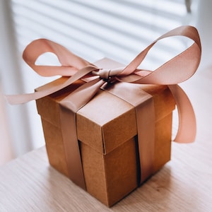 Caja explosiva de cartón kraft para regalo de cumpleaños, caja de regalo, regalo para novia, regalo de boda, regalo personalizado para novia