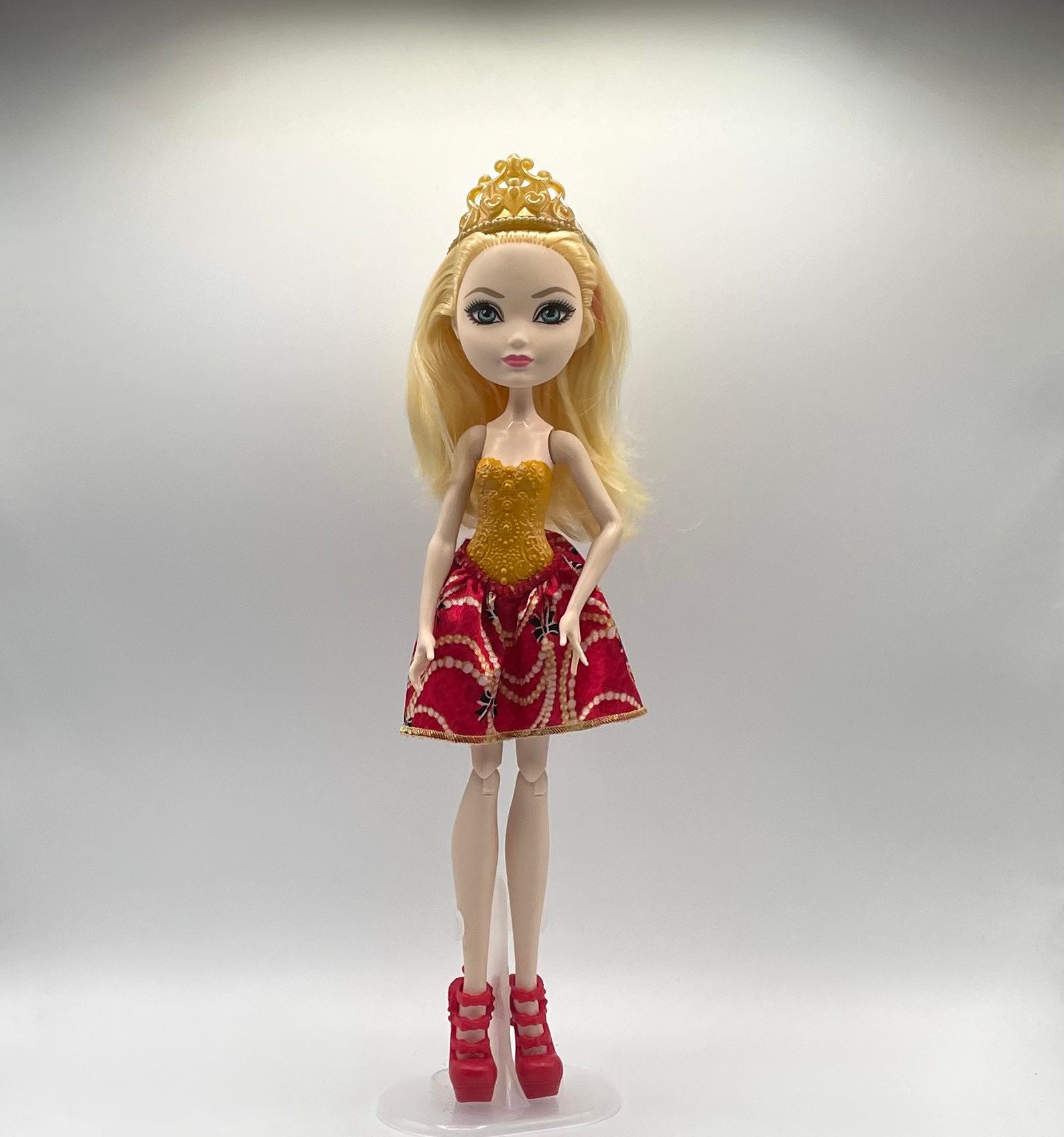 Mattel Ever After High Hat-Tastic Apple White Doll