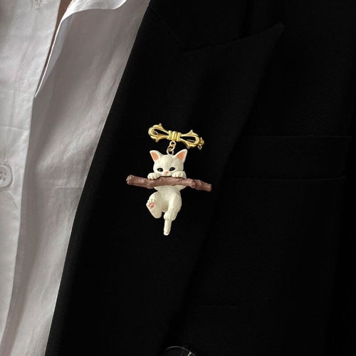 Brooches of White Cat Brooch For Women Enamel shops Ball Cat Animal Brooch Pins Hat Needles Decoration Coat Pin Clothing Accessories, Gift For Her