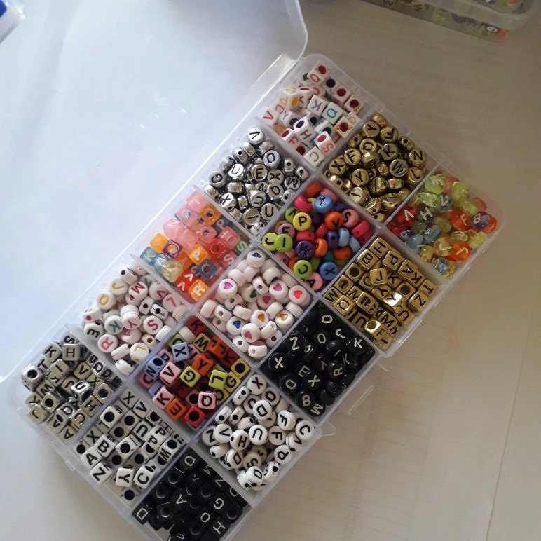 All in One 1000pcs Mixed Acrylic Letter/Alphabet A-zcube Beads for DIY Craft (Silver with Black Letter)