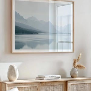 Arte mural del lago Tahoe: impresión de un lago de montaña neutro, fotografía moderna minimalista imagen 2
