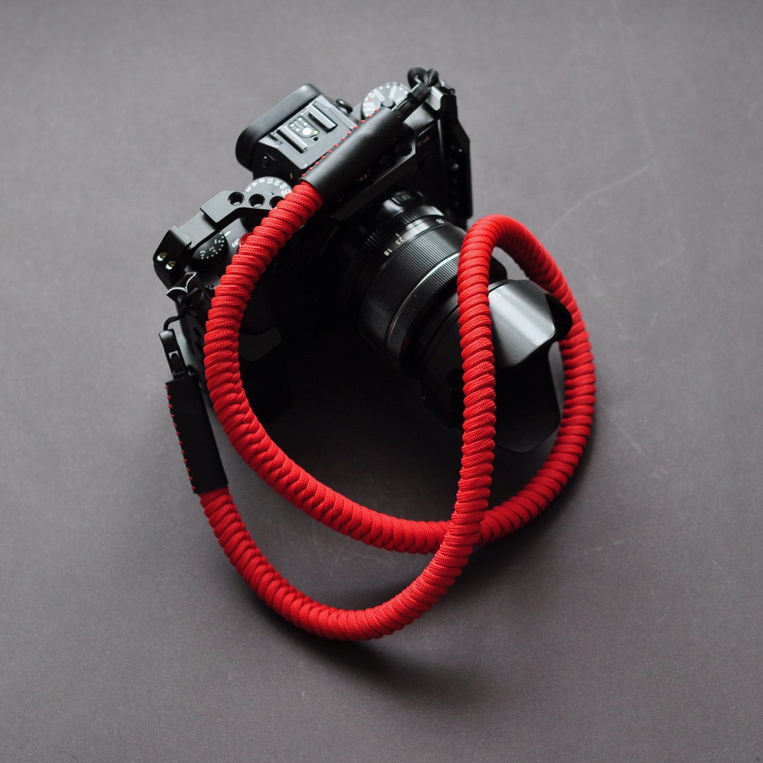 その他 YOSEMITE CAMERA STRAP EDDI RED DSC02087.jpg?v=1743581323&