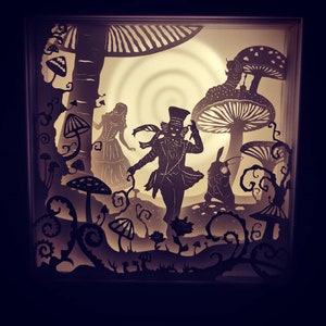Szablon lightbox 3D Papercut SVG cyfrowy Alicja w krainie czarów, szablon lampy 3D rzeźba papieru, szablon Light Box wycinany z papieru