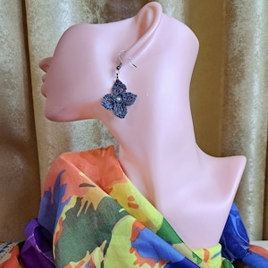 Bijoux faits main Boucles d&#39;oreilles au crochet Accessoires pour femmes, textiles en coton, bijoux bohème de fête, cadeau pour ma fille, fleur en dentelle tricotée