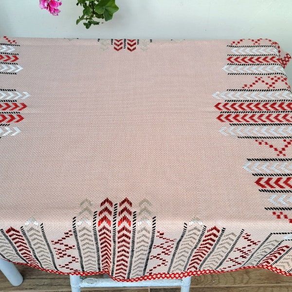 Hand embroidered table centerpiece Vintage tablecloth Home textiles, tablecloths and tischlifers