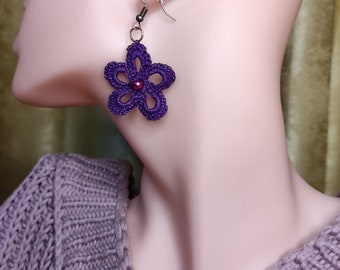 Purple crochet earrings in the shape of a flower Crochet pomach jewelry daisies Handwoven gifts