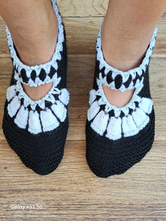 Warm homemade knitted slippers with non-slip sole… - image 8