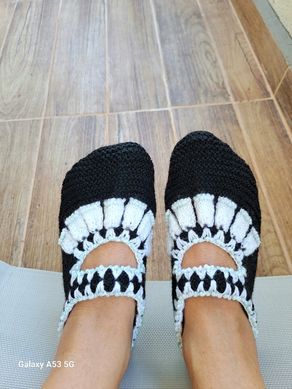 Warm homemade knitted slippers with non-slip sole… - image 4