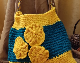 Everyday bag with a long handle in green and yellow Hand knitting