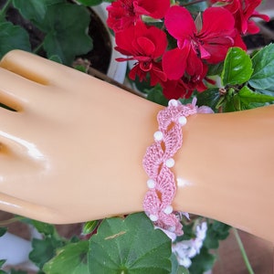 Pulsera de crochet rosa Joyería hecha a mano Accesorios para mamá, encaje de algodón, regalos para mí, obras de arte, ropa de verano, joyería étnica