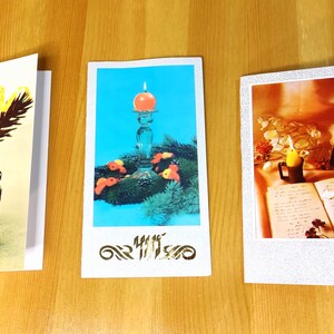 クリスマスと新年のヴィンテージカード 3 枚の紙製グリーティング カードのセット、縦向きのレトロなプリント、願い事用の古い紙、ヴィンテージの掘り出し物