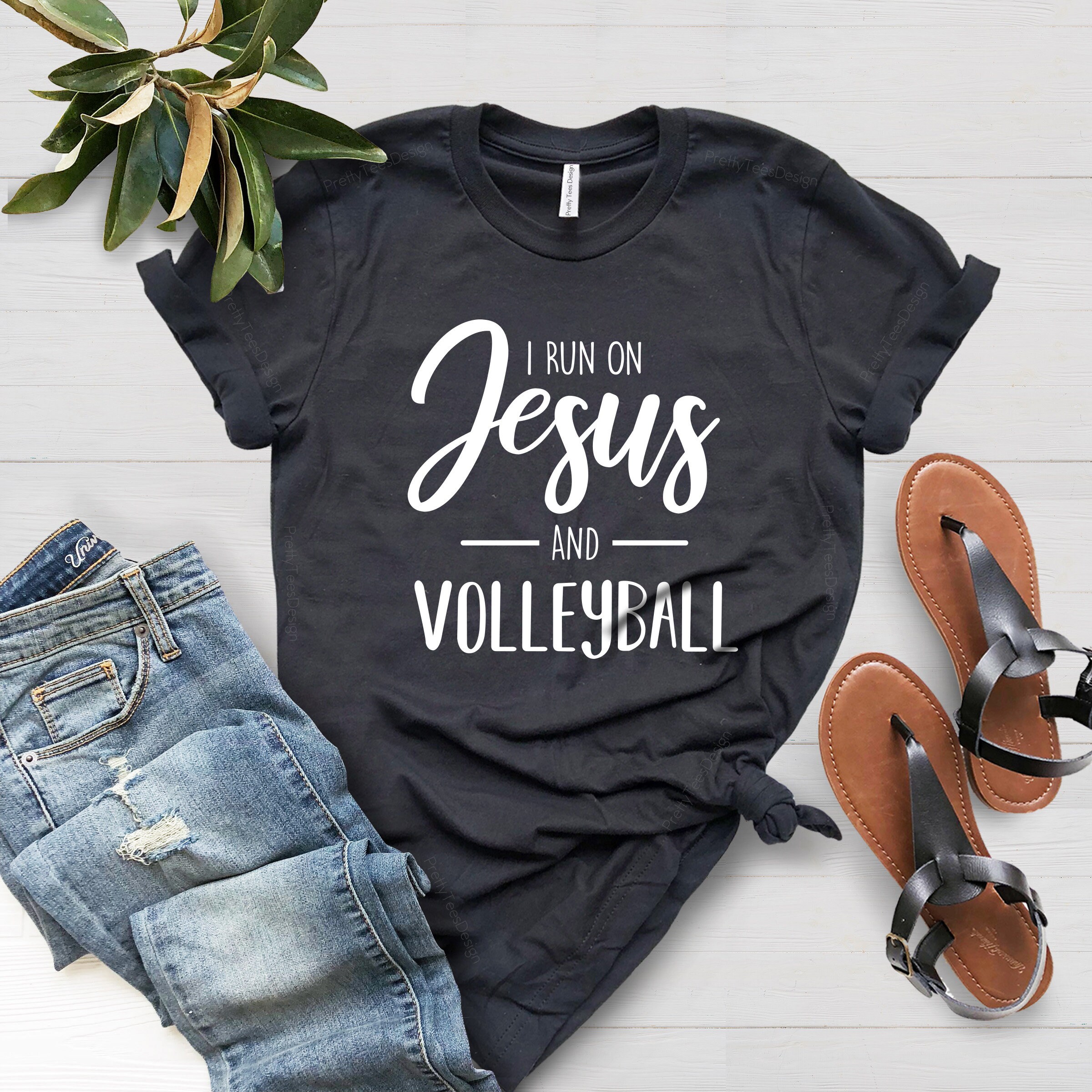 Volleyball Shirt I Run on Jesus & Volleyball Jesus Shirt - Etsy UK