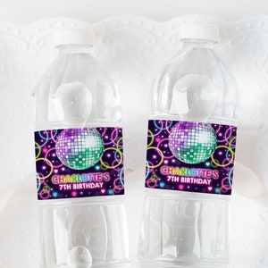 Etiqueta para garrafa de água para festa de dança, decoração para festa de aniversário de meninas adolescentes, bola de discoteca com brilho neon, música retrô, anos 90, 80, etiqueta para bebidas imprimível BT74V
