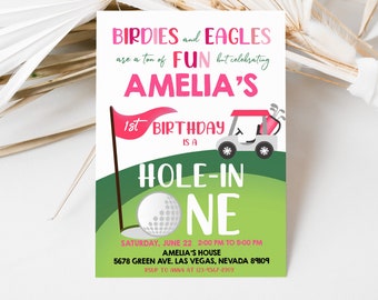 Op de afbeelding: Een roze en groene golf-thema verjaardagsuitnodiging voor een 1e verjaardag. De uitnodiging zegt "Birdies and Eagles are a ton of fun but celebrating Amelia's 1st Birthday is a Hole-in-One".