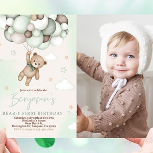 Salbei Grün Teddybär Geburtstag Foto Einladung Beary 1. Geburtstagsfeier einladen Mint Pampas Grass Boho Heißluftballons EDITIERBAR BT81G