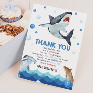 サメの誕生日サンキューカード 海をテーマにしたベビーシャワーのサンキューノート 海中生物 オーシャンプールパーティー サマーパーティー 印刷可能 BS48 BT28