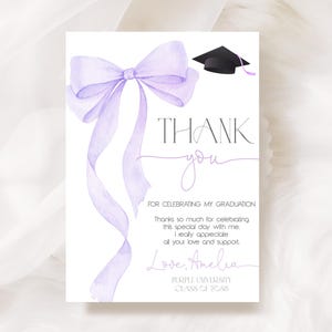 Lila Bogen-Abschluss Dankeskarte Coquette Bow Grad Party Dankeschön Hinweis Violet Ribbon High School College Graduate Class EDITIERBARE HL94V