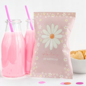 Etichette per sacchetti di patatine di compleanno con margherite, bomboniere per la prima festa di compleanno di una bambina, retrò, groovy, boho, floreali, margherite, snack, dolcetti, fiori selvatici rosa, stampabili BT84P