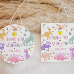 Etiquetas de regalo de dinosaurio pastel para fiesta de primer cumpleaños de niña, lindas etiquetas de regalo de dinosaurio para baby shower, etiquetas de agradecimiento de animales de la jungla para imprimir BS53 BT98